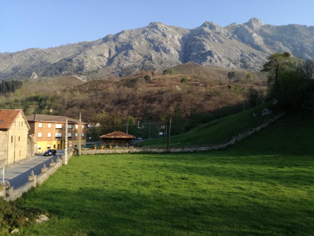 Pensión Casaño Arenas De Cabrales Exterior foto